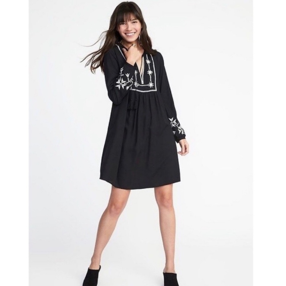 Old Navy Long Sleeve With Embroidered Lightweight Black Swing Dress Size XS